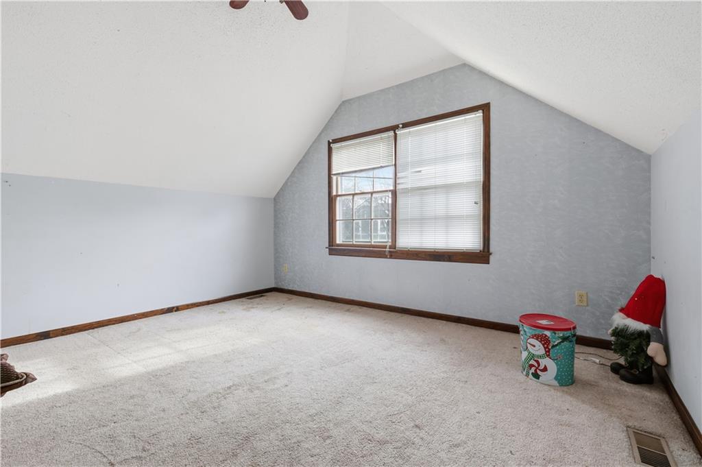 7922 North Northwood Road Kansas City, MO 64151 - Photo 31 of 40