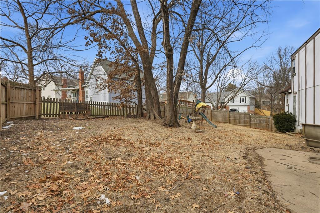 7922 North Northwood Road Kansas City, MO 64151 - Photo 35 of 40