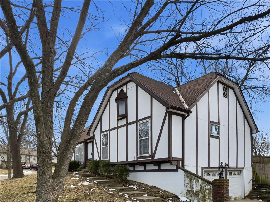 7922 North Northwood Road Kansas City, MO 64151 - Photo 4 of 40