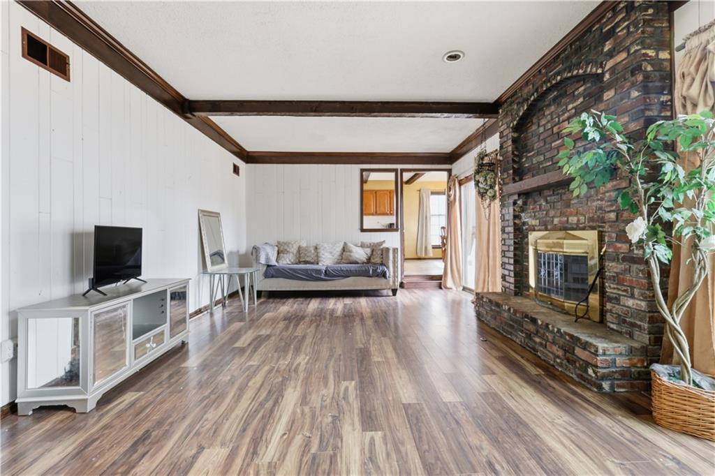 7922 North Northwood Road Kansas City, MO 64151 - Photo 7 of 40