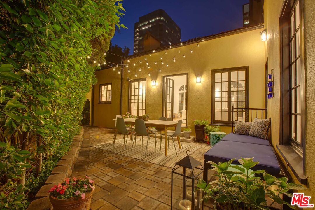 6354 Warner Drive Los Angeles, CA 90048 - Photo 40 of 43