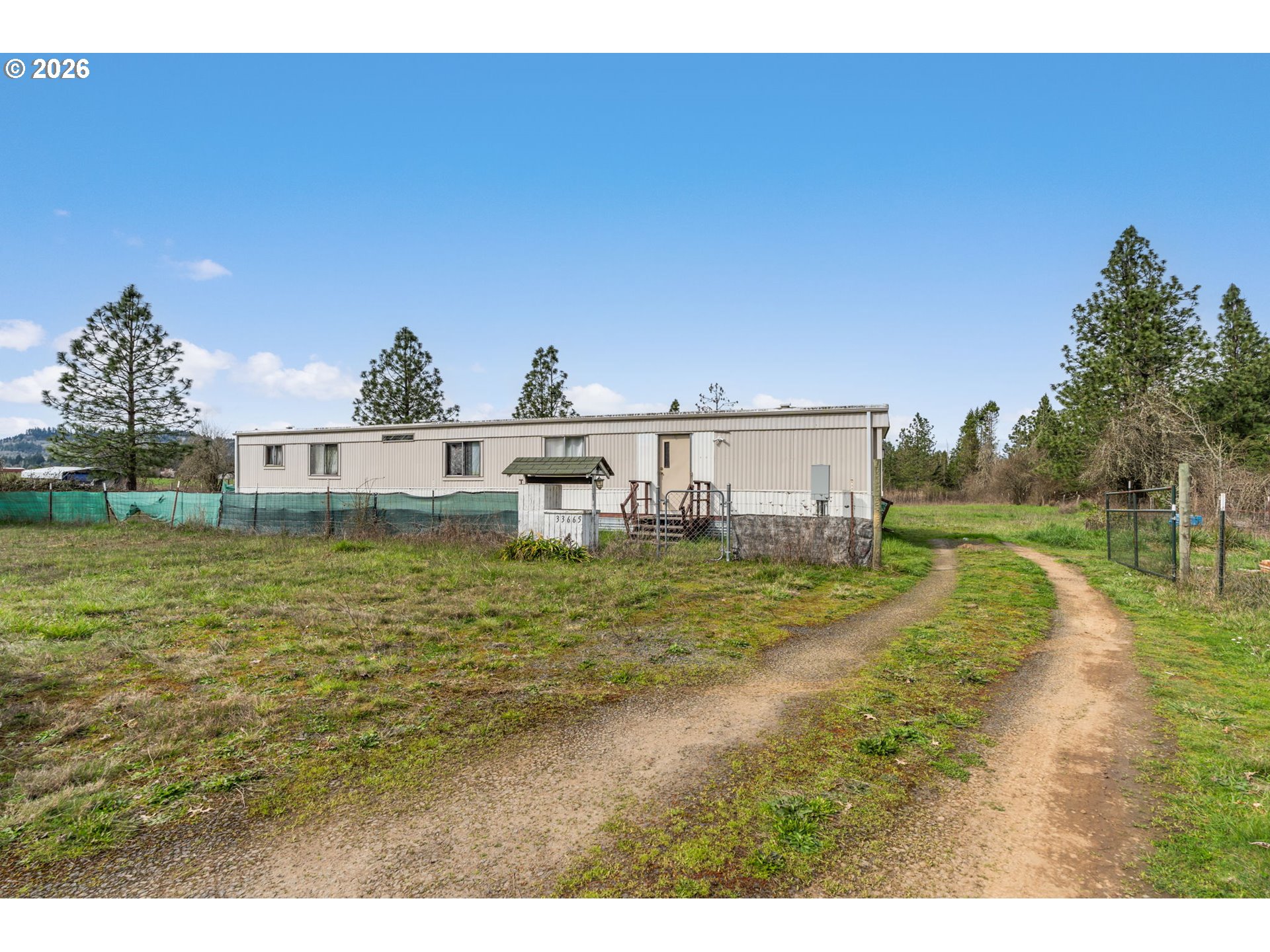 33665 Hampton Road Eugene, OR 97405 - Photo 3 of 30 Gallery Image 3