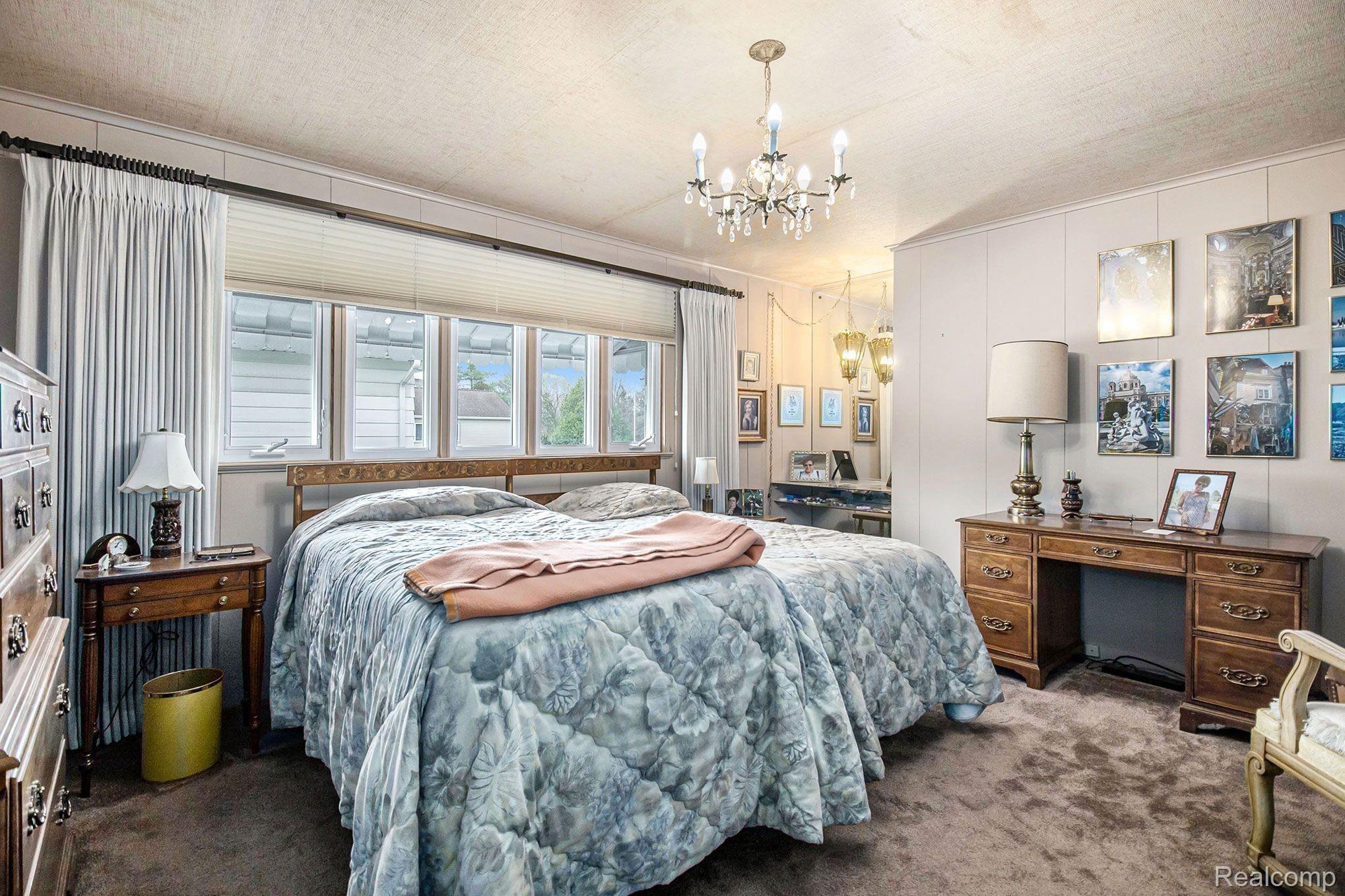 6499 Flushing Road Flushing, MI 48433 - Photo 22 of 36 Main Bed