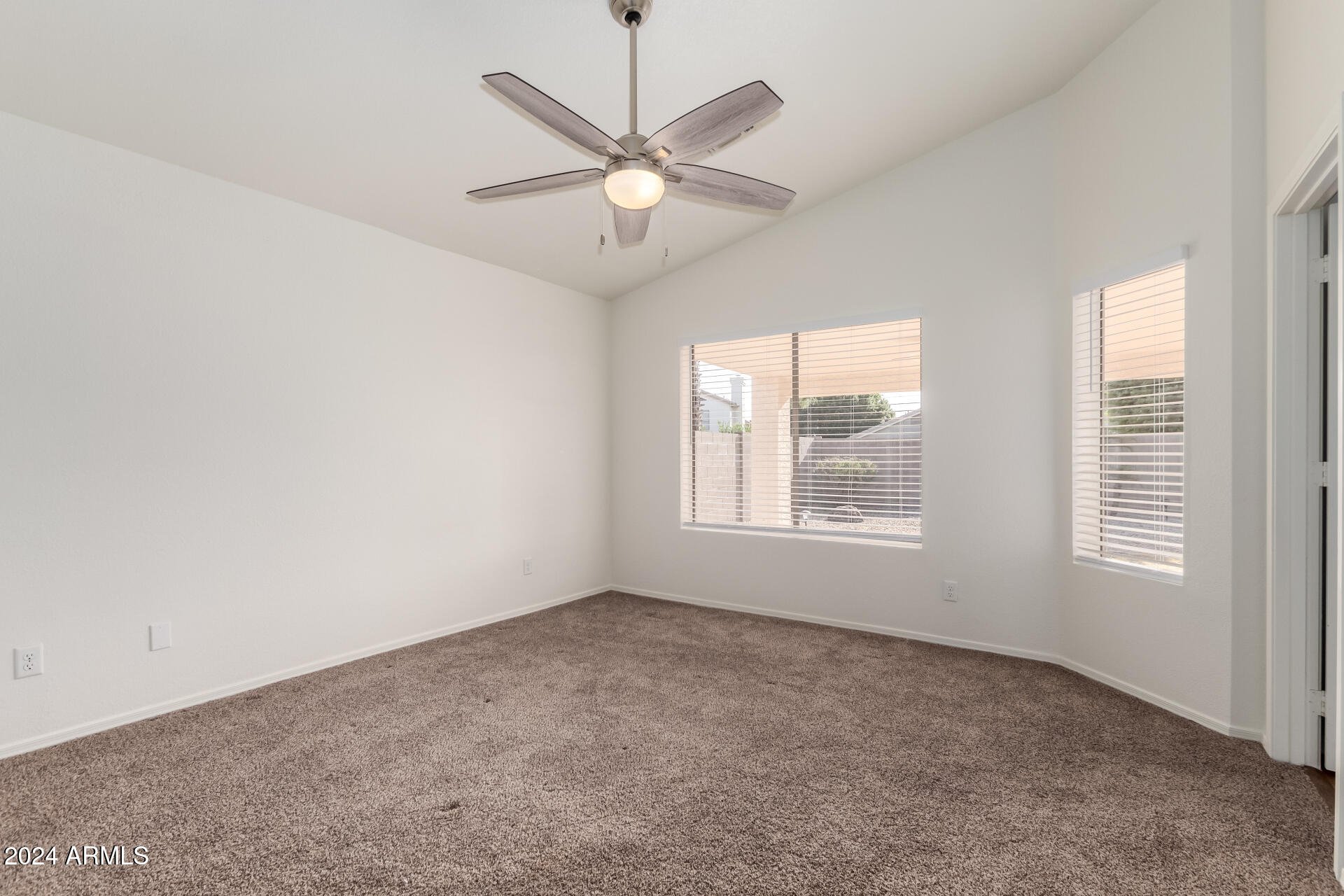 3415 East Escuda Road Phoenix, AZ 85050 - Photo 14 of 36 16 - Escuda