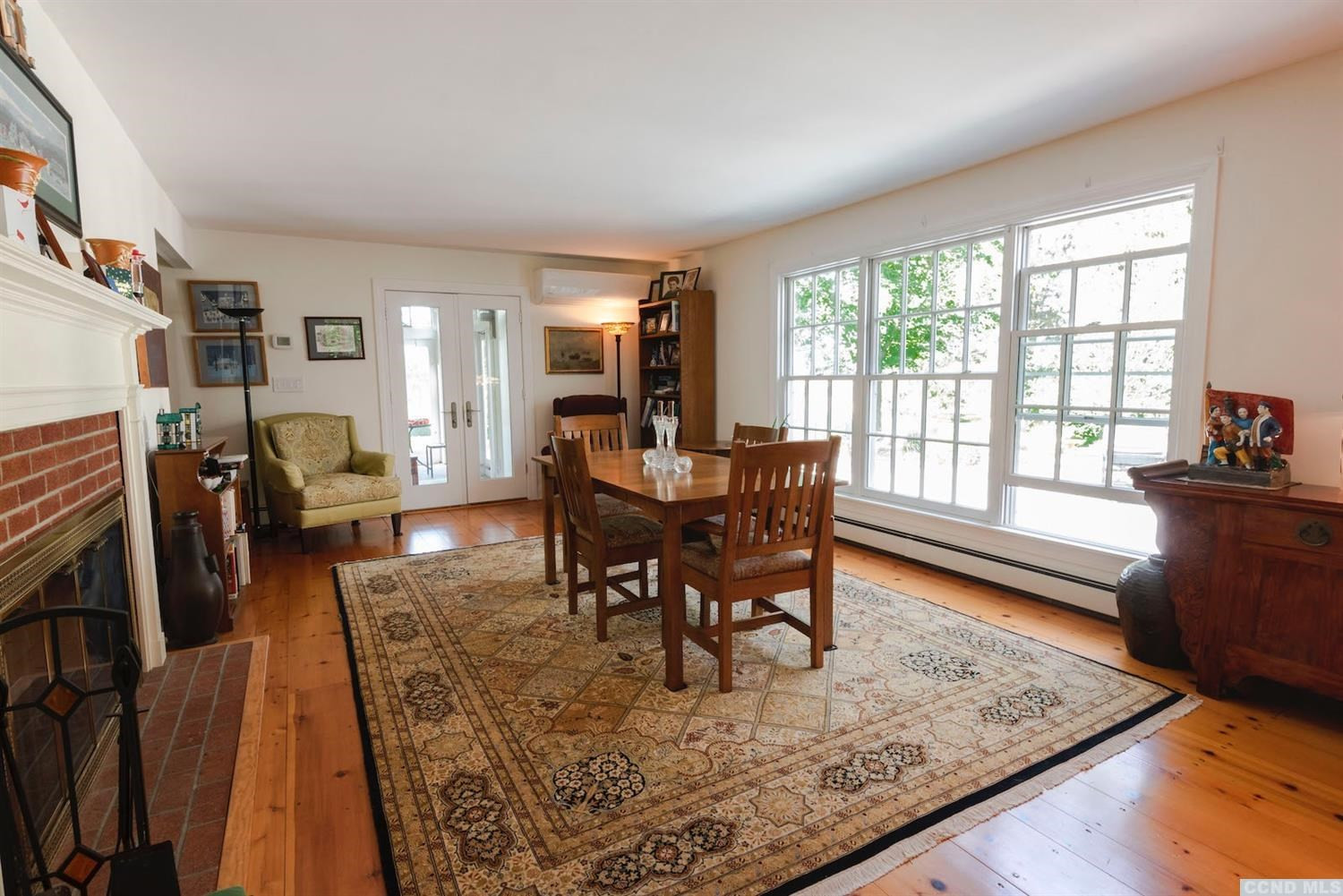 1301 Old Post Road Kinderhook, NY 12184 - Photo 7 of 24 Looking toward the solarium.
