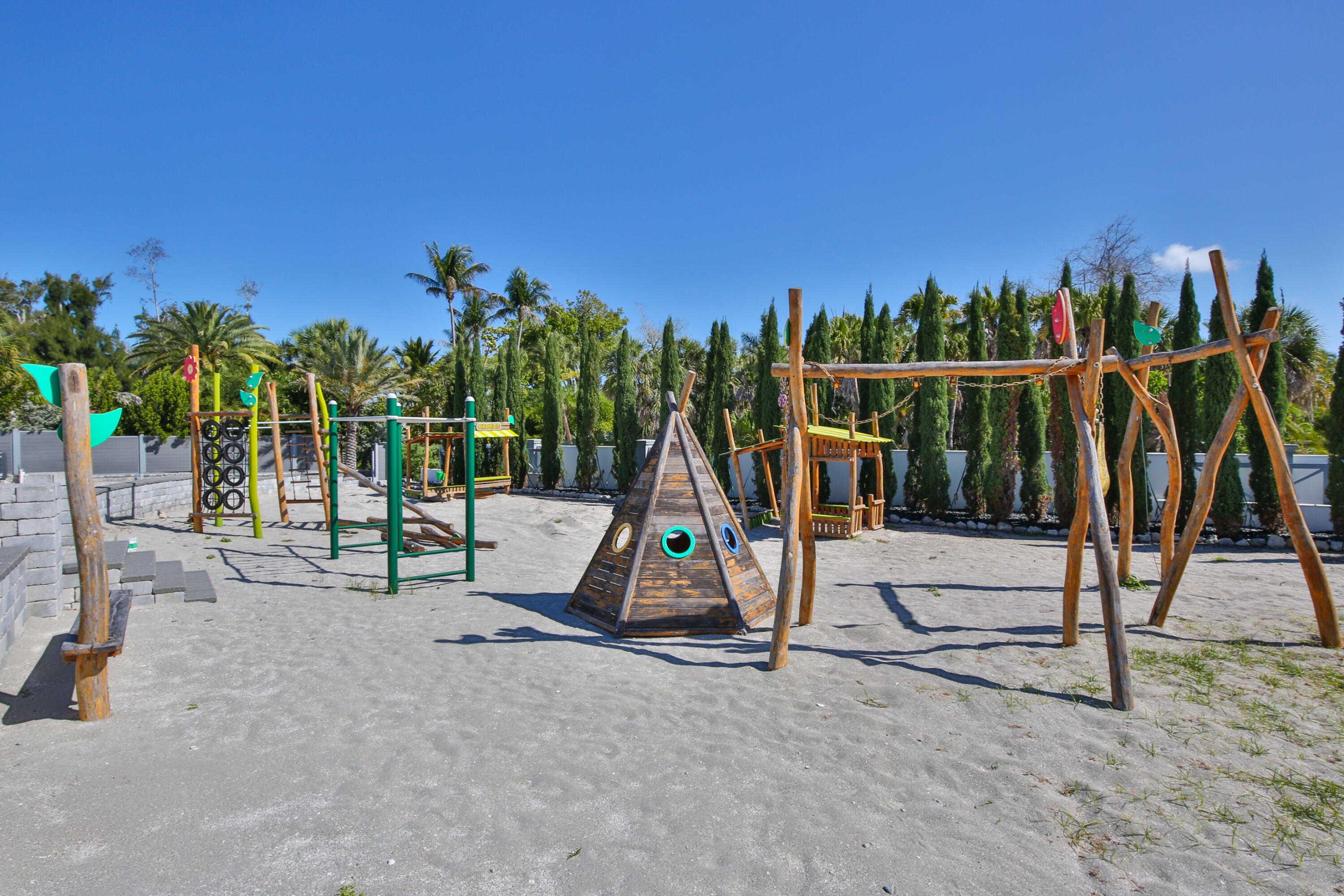 7816 Sanderling Road Sarasota, FL 34242 - Photo 23 of 34 a view of outdoor space with trampoline
