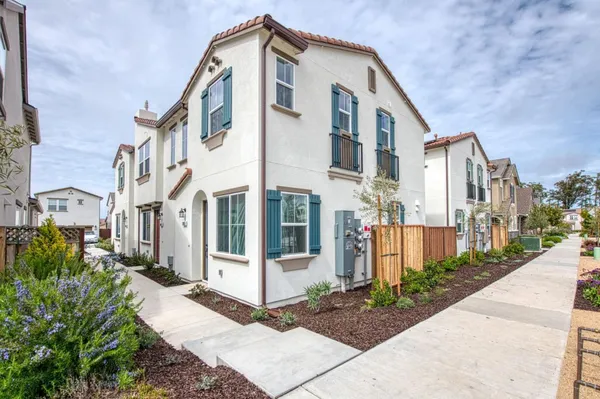 $438,000 | 603 Santa Ynez Way, Unit F, Marina, CA 93933