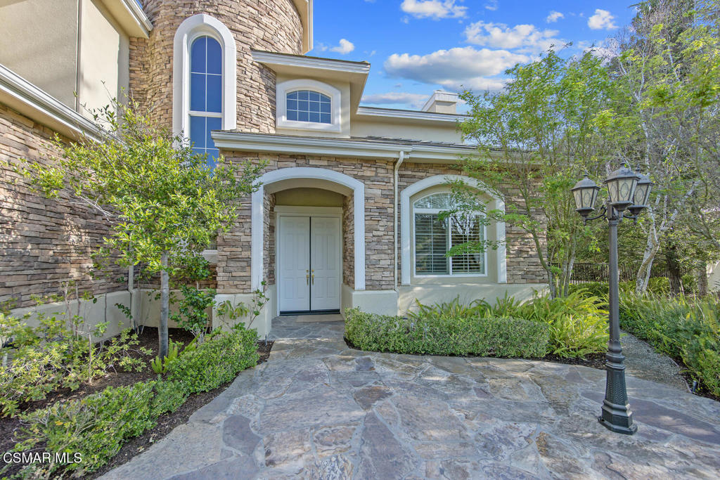 7012 Hogan Street Moorpark, CA 93021 - Photo 11 of 76