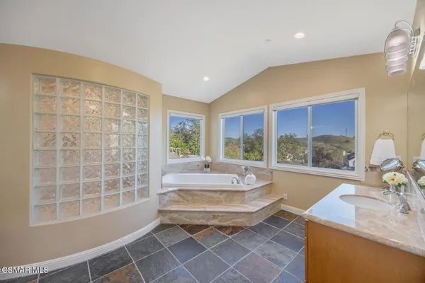 $2,275,000 | 7012 Hogan Street, Moorpark, CA 93021