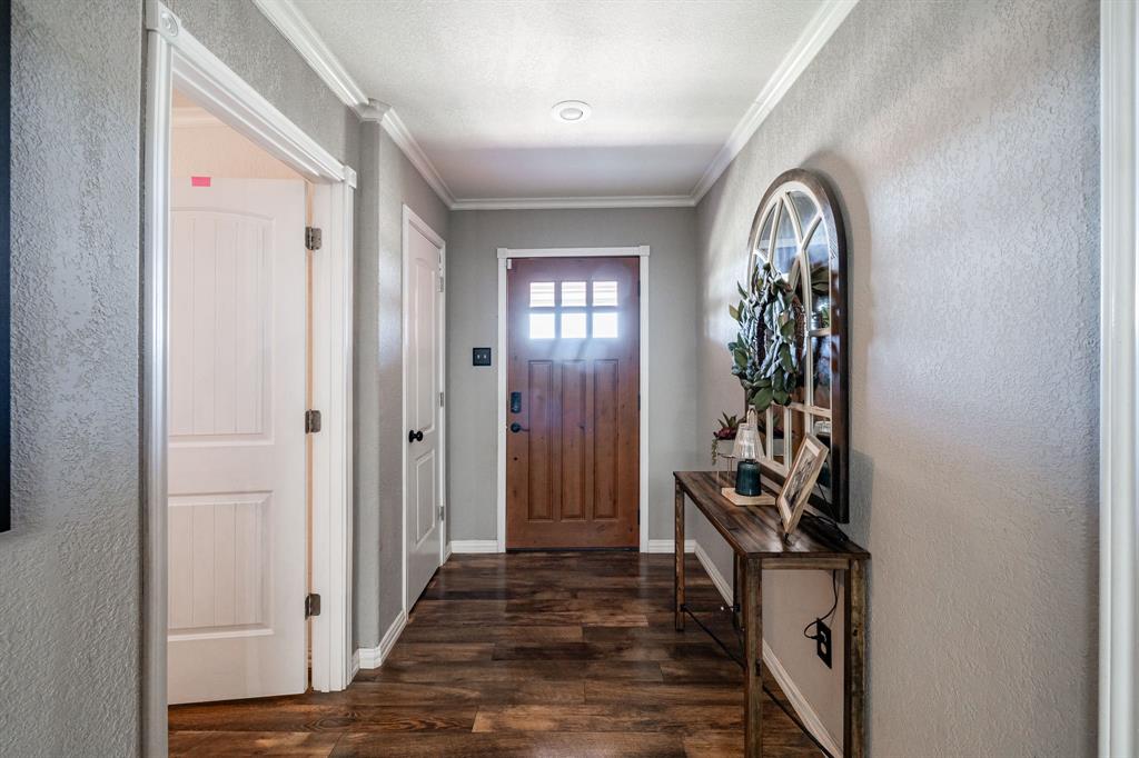 412 North Orange Street Roby, TX 79543 - Photo 2 of 32