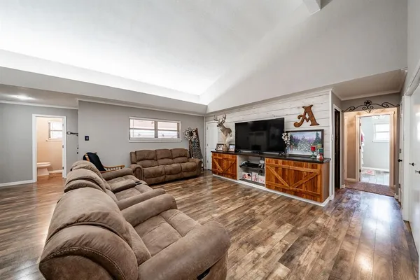 $395,000 | 412 North Orange Street, Roby, TX 79543