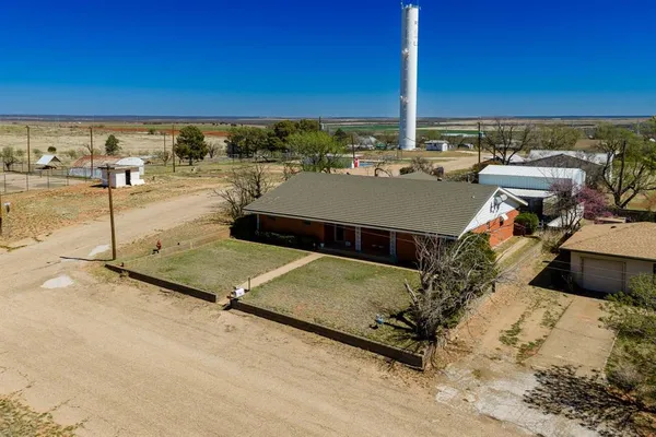 $395,000 | 412 North Orange Street, Roby, TX 79543