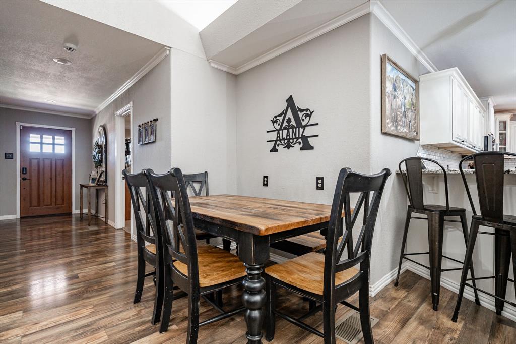 412 North Orange Street Roby, TX 79543 - Photo 5 of 32