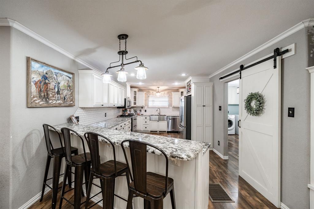 412 North Orange Street Roby, TX 79543 - Photo 6 of 32