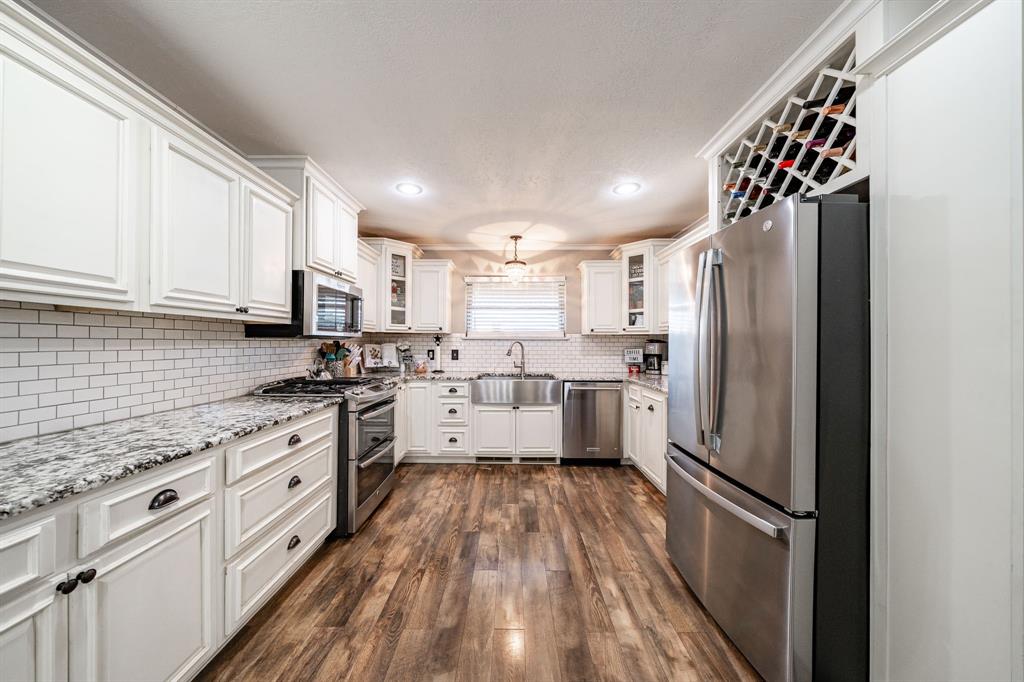 412 North Orange Street Roby, TX 79543 - Photo 7 of 32