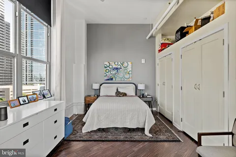 $550,000 | 2200-28 Arch Street, Unit 804, Philadelphia, PA 19103