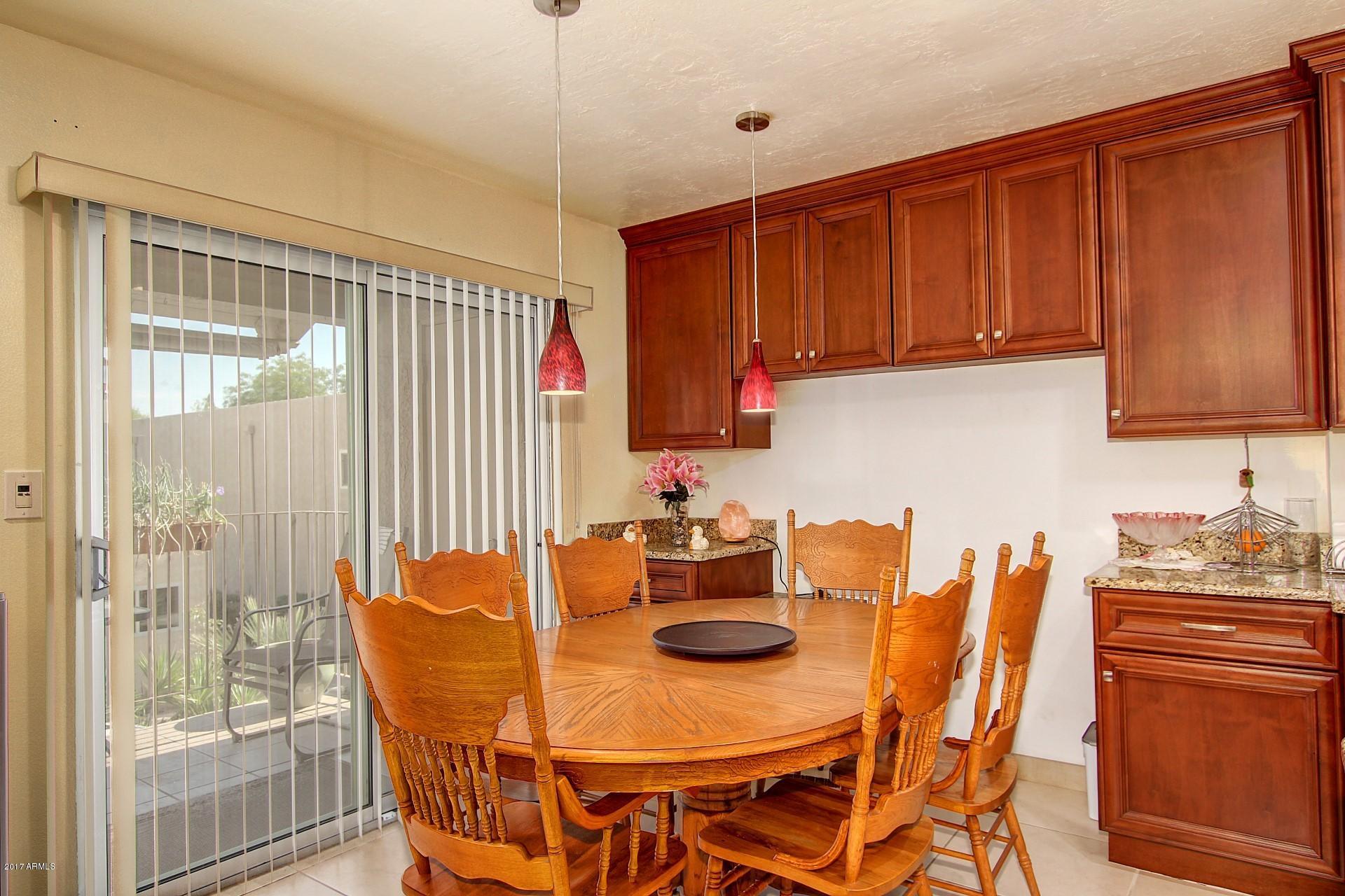 5525 East Thomas Road, Unit B9 Phoenix, AZ 85018 - Photo 4 of 22 0005-thomas (5)
