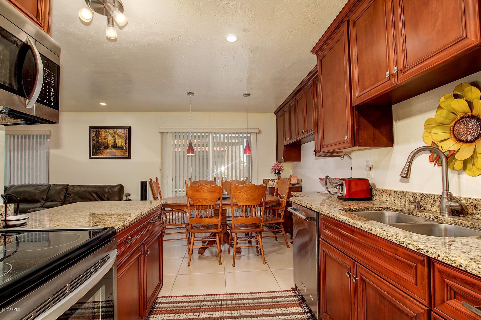 5525 East Thomas Road, Unit B9 Phoenix, AZ 85018 - Photo 8 of 22 0009-thomas (9)