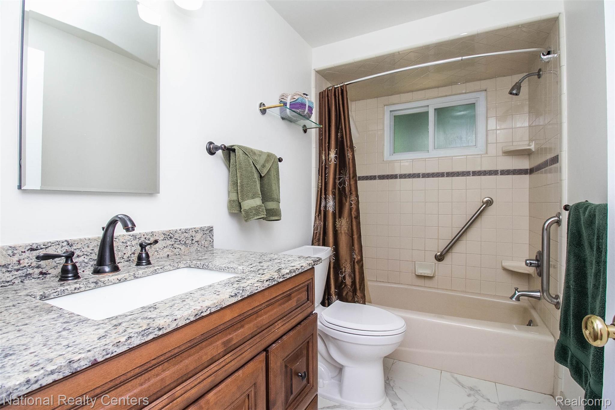 4171 England Beach Road White Lake, MI 48383 - Photo 18 of 41 20.jpg