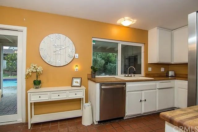 2463 Falling Oak Drive Riverside, CA 92506 - Photo 7 of 18