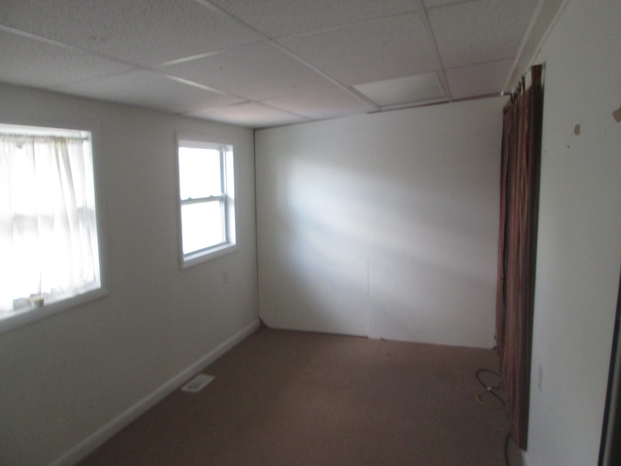 321 Manzano Road Madison, TN 37115 - Photo 10 of 16 an empty room with windows