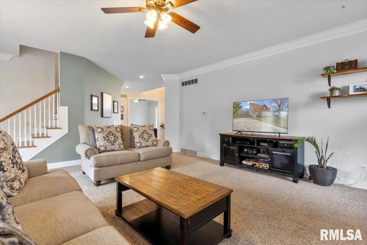 6504 Willow Springs Road Springfield, IL 62712 - Photo 7 of 42
