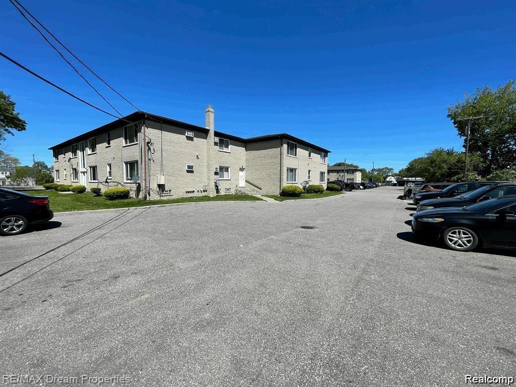 16450 East 9 Mile Road, Unit 203 Eastpointe, MI 48021 - Photo 3 of 17