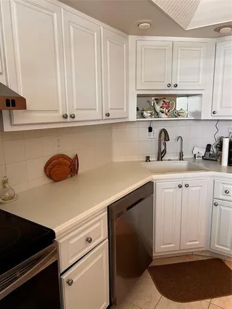 $2,000 | 3535 Broken Woods Drive, Unit 307, Coral Springs, FL 33065