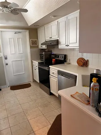 $2,000 | 3535 Broken Woods Drive, Unit 307, Coral Springs, FL 33065
