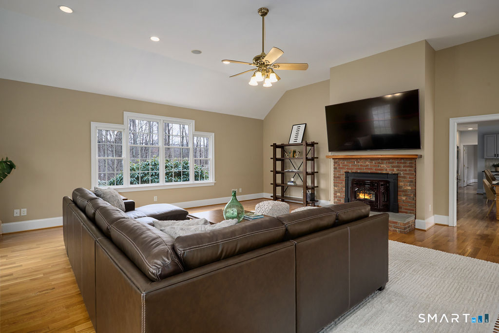 2 Eden Hill Road Newtown, CT 06470 - Photo 13 of 37