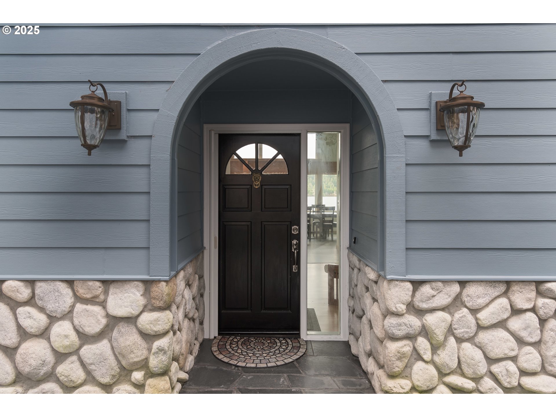 84284 Alder Drive Florence, OR 97439 - Photo 15 of 43 a view of wooden door