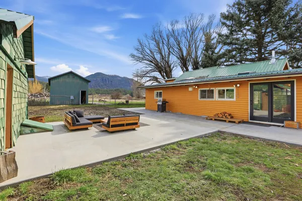 $425,000 | 2239 Spence Road, Chewelah, WA 99109