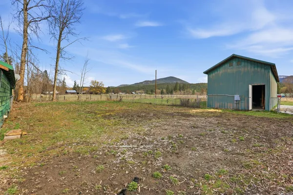 $425,000 | 2239 Spence Road, Chewelah, WA 99109