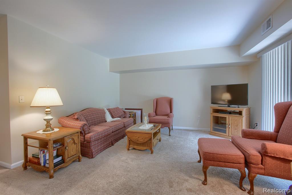 1655 Riverside Drive, Unit 7 Rochester Hills, MI 48309 - Photo 4 of 23
