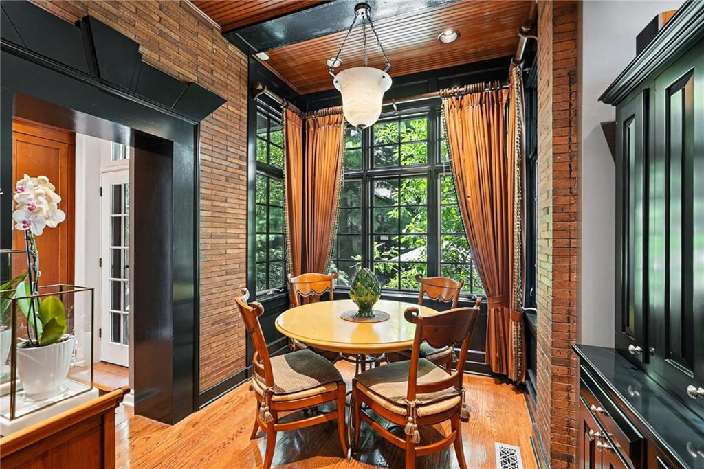 400 Devonshire Street Pittsburgh, PA 15213 - Photo 20 of 49 a outdoor space with furniture