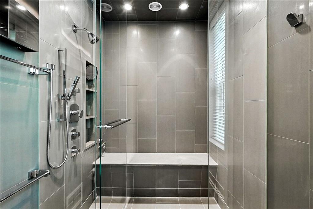 400 Devonshire Street Pittsburgh, PA 15213 - Photo 31 of 49 a bathroom with a shower