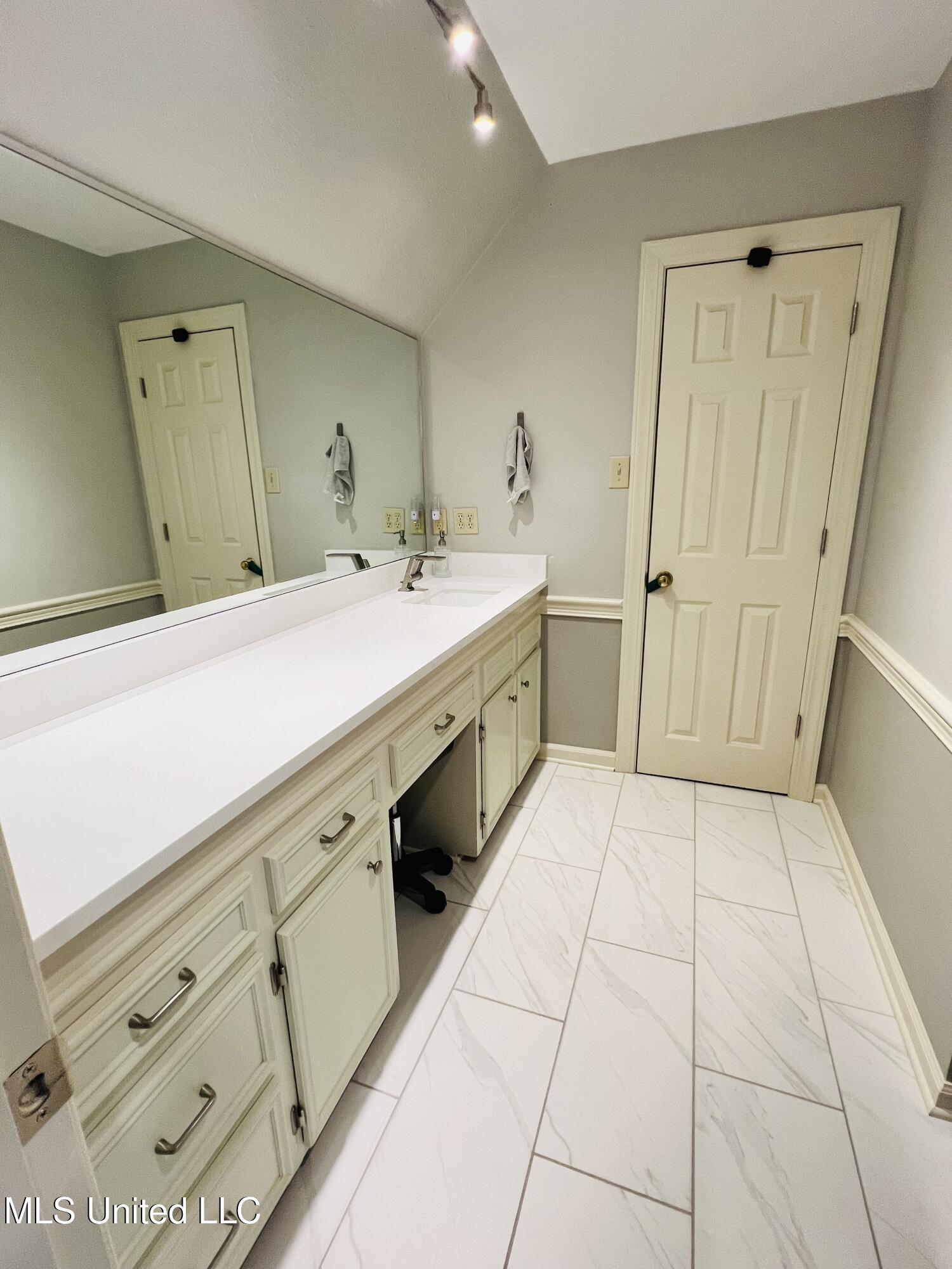 611 South Springlake Circle Terry, MS 39170 - Photo 24 of 47 IMG_8967