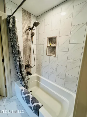 $439,000 | 611 South Springlake Circle, Terry, MS 39170