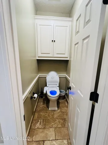 $439,000 | 611 South Springlake Circle, Terry, MS 39170