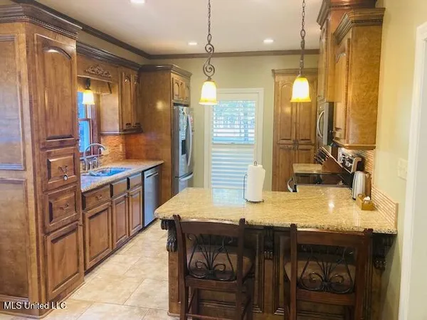 $434,900 | 611 South Springlake Circle, Terry, MS 39170