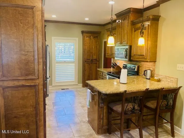 $439,000 | 611 South Springlake Circle, Terry, MS 39170