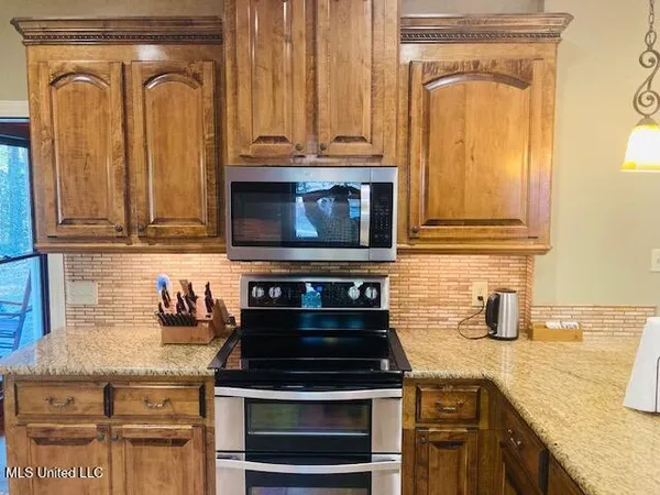 $434,900 | 611 South Springlake Circle, Terry, MS 39170