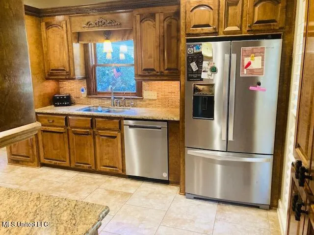 $439,000 | 611 South Springlake Circle, Terry, MS 39170