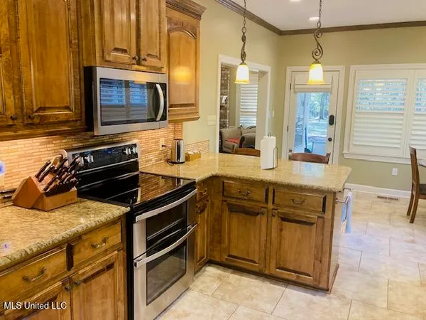 $434,900 | 611 South Springlake Circle, Terry, MS 39170