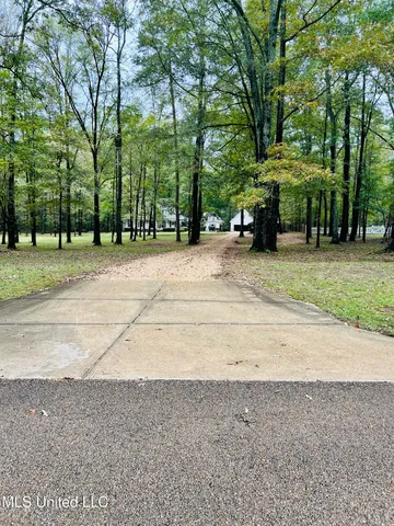 $439,000 | 611 South Springlake Circle, Terry, MS 39170