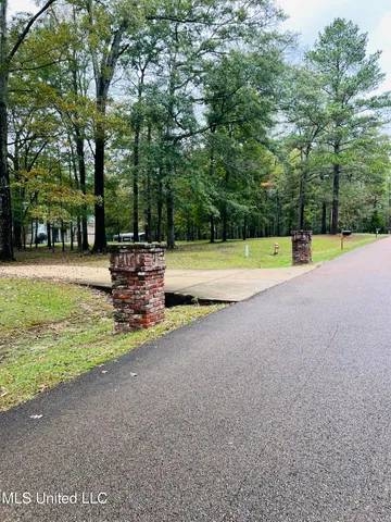 $439,000 | 611 South Springlake Circle, Terry, MS 39170