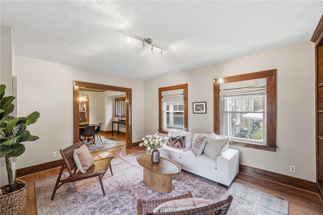 148 Merchants Road Rochester, NY 14609 - Photo 12 of 33 Family Room