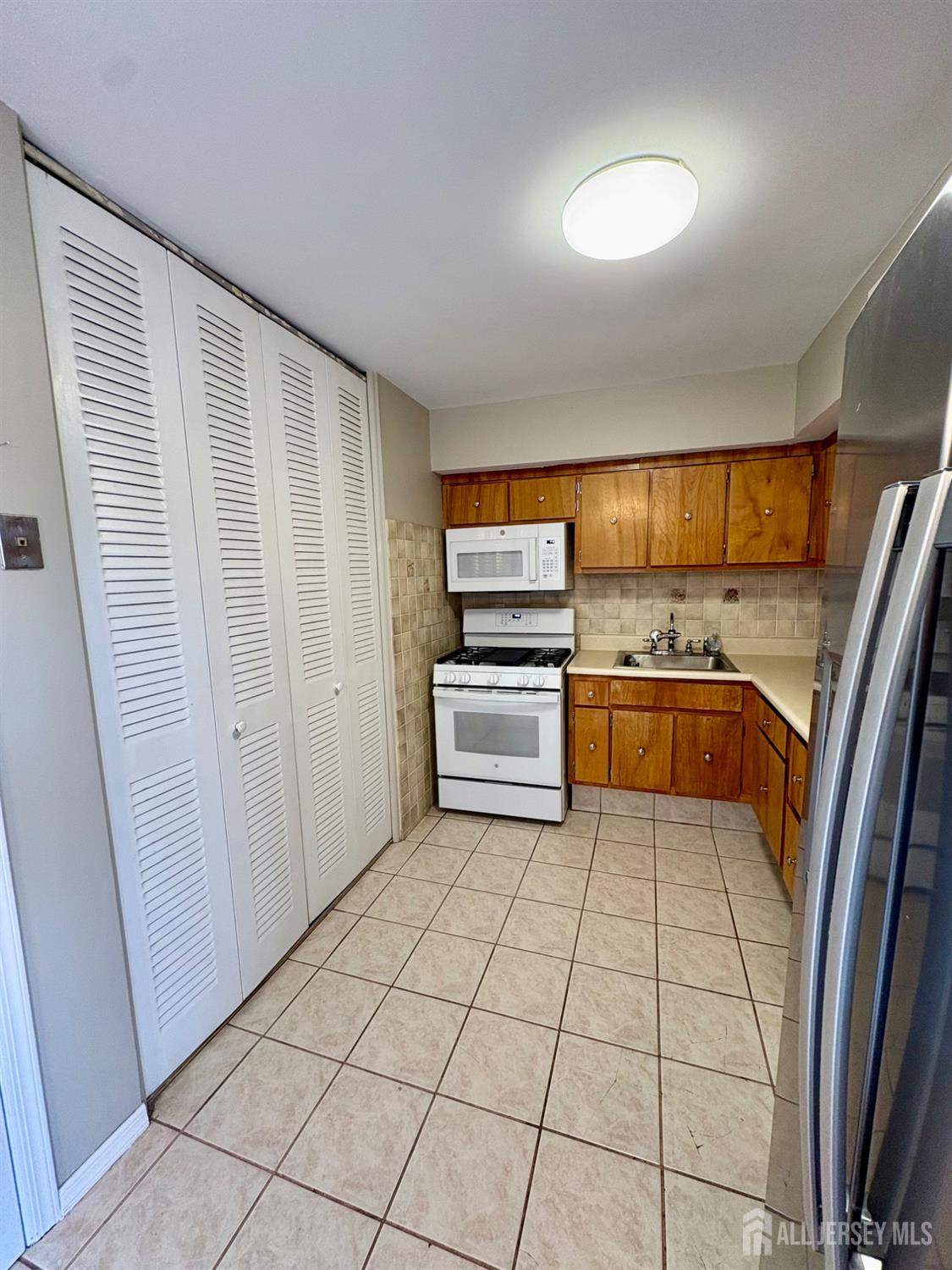 13 Delaware Court, Unit D Matawan, NJ 07747 - Photo 8 of 15