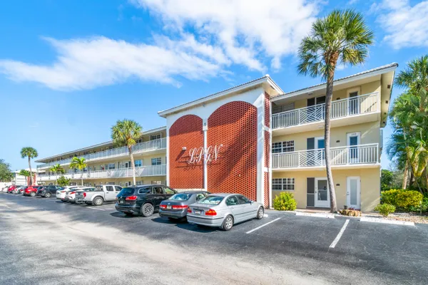 $179,000 | 1951 Northeast 39th Street, Unit 131, Lighthouse Point, FL 33064