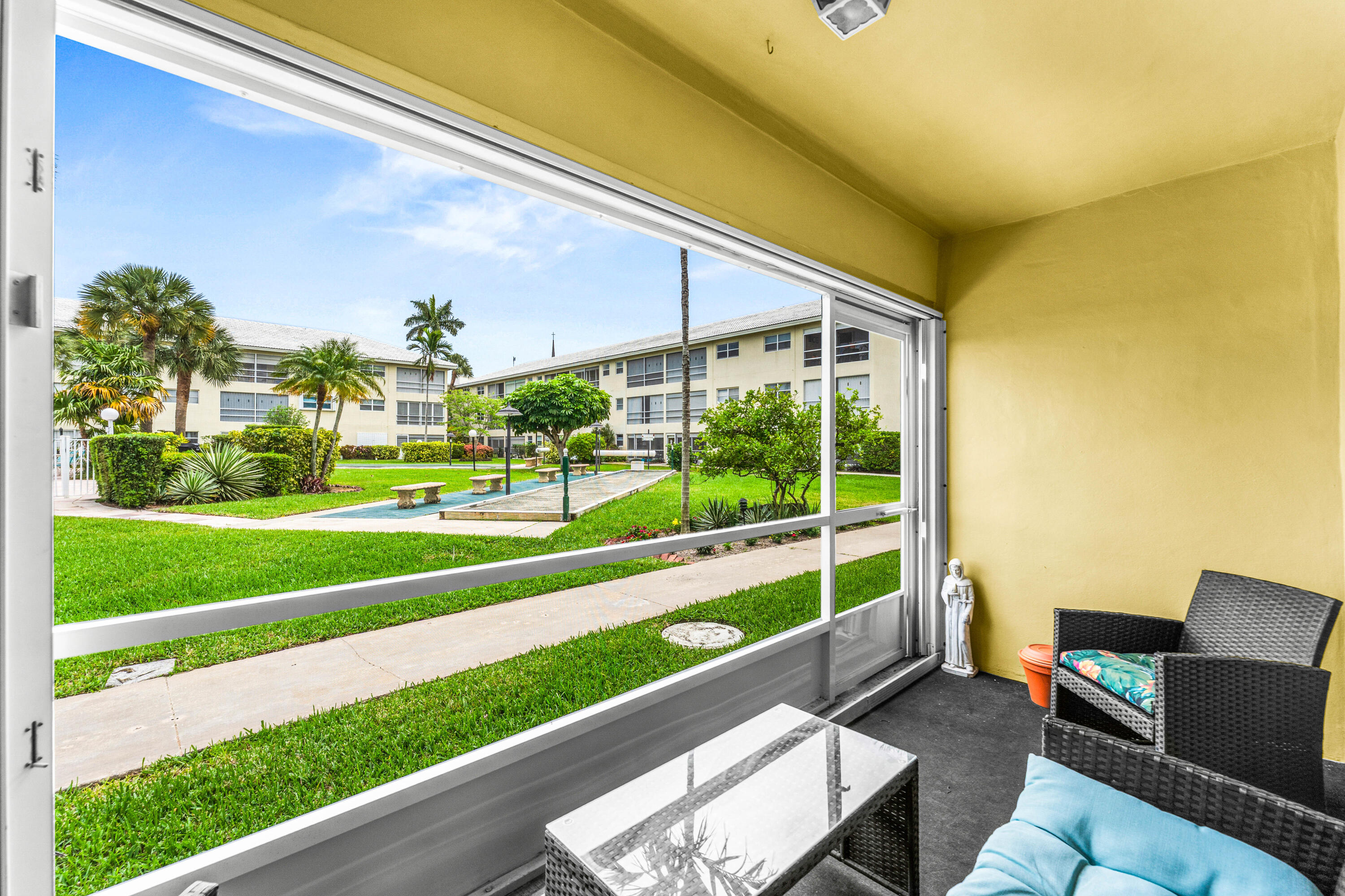 1951 Northeast 39th Street, Unit 131 Lighthouse Point, FL 33064 - Photo 11 of 31 025-1951Northeast39thStreet-131-Lighthou